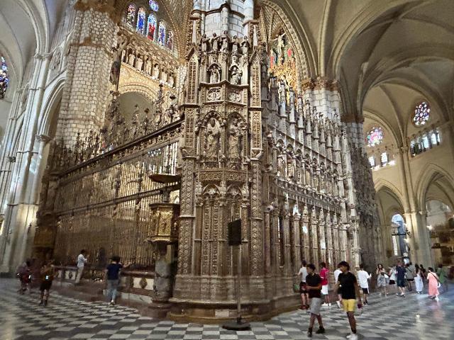 image Interior de la catedral de Toledo