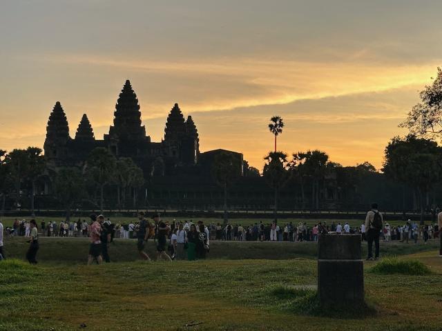 image Amanecer en Angkor Wat