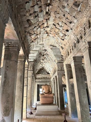 image Interior del templo Angkor Wat