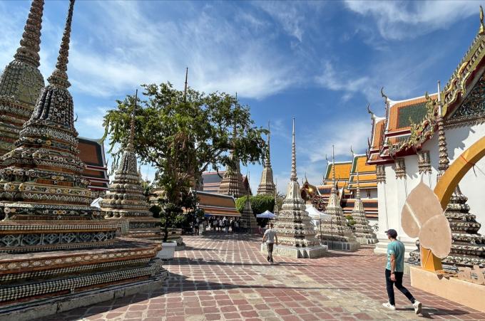 image Vista del conjunto del templo Wat Pho en Bangkok