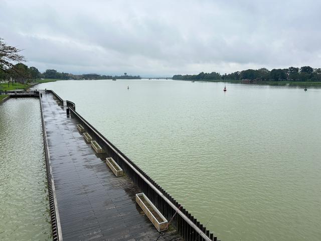 image Rio del perfume a su paso por la ciudad vietnamita de Hué