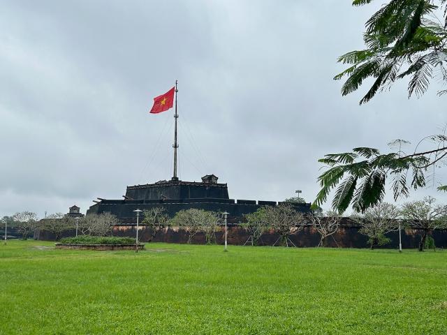 image Torre de la bandera de la ciudadela imperial de Hué