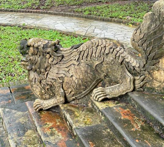 image Detalle de la residencia de Dien Tho en la ciudadela imperial de Hué
