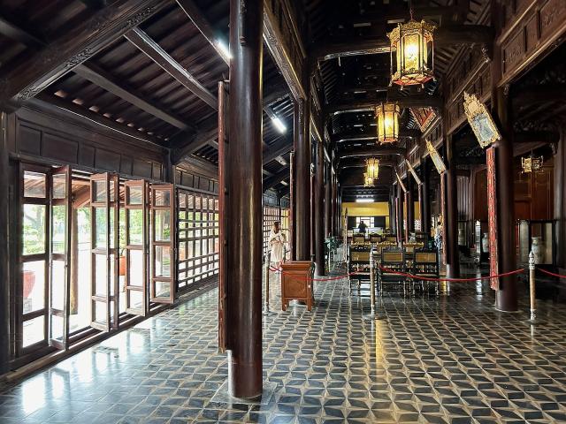 image Interior de la residencia de Dien Tho en la ciudadela imperial de Hué