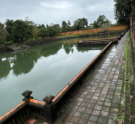 image Lago de Noi Kim Thuy en la ciudadela imperial de Hué