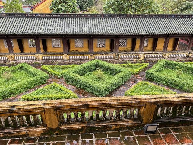image Jardines del Pabellón Nhất Thanh de la ciudadela imperial de Hué