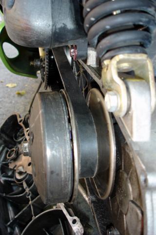image Ciclomotor. Variador. Polea de salida con zapata de arrastre
