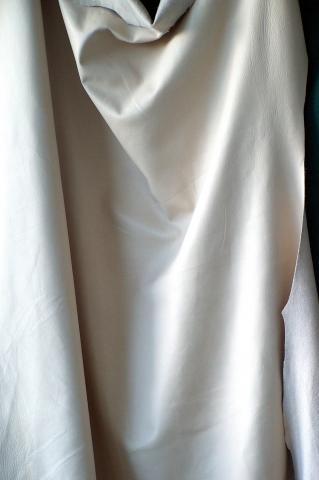 image Napa curtida con anilina natural