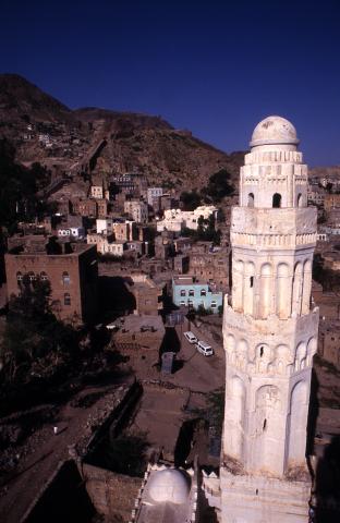 image Minarete de la mezquita de Al-Ashrafiya en Taiz, Yemen