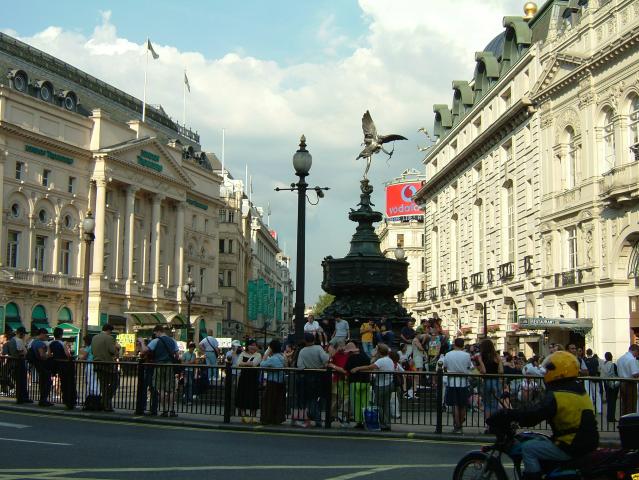 image Escultura en Picadilly Circus, Londres, Reino Unido