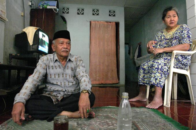 image Interior de una vivienda en el barrio de Ciliwung, Yakarta, Indonesia