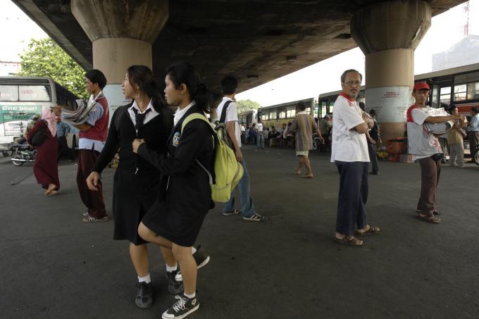 image Estudiantes con uniforme, Jakarta, Indonesia