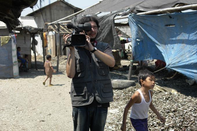 image Grabando en la calle, Jakarta, Indonesia