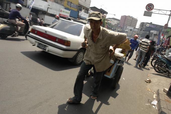 image Tirando del carro, Jakarta, Indonesia