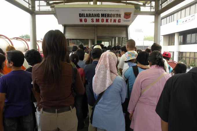 image Letrero de prohibido fumar, Yakarta, Indonesia