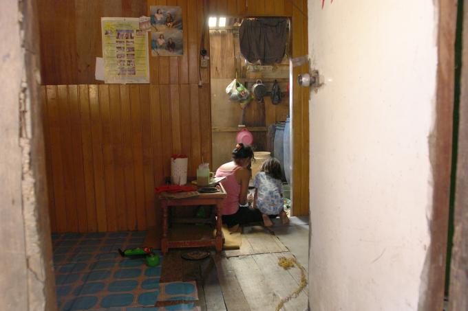 image Interior de vivienda en Muara Angke, Yakarta, Indonesia