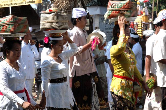 image Ceremonia funeraria hindú, Bali, Indonesia