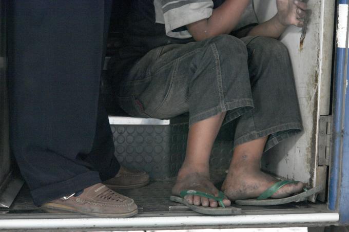 image Viviendo en los trenes, Indonesia