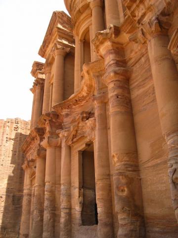 image Templo de Ed Deir, Petra, Jordania