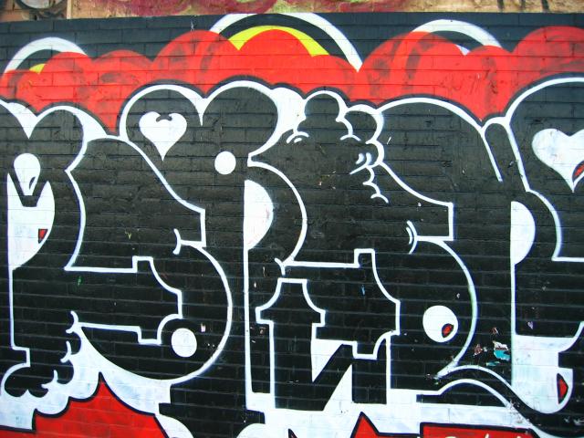 image Grafiti en el barrio de la Barceloneta, Barcelona