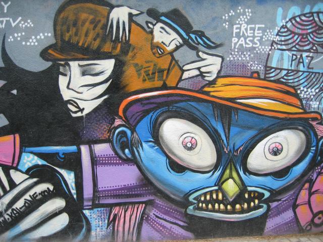 image Grafiti en el barrio de la Barceloneta, Barcelona