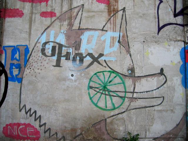 image Grafiti en la calle Tarragona, Barcelona