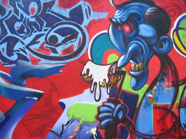 image Grafiti en la calle Tarragona, Barcelona