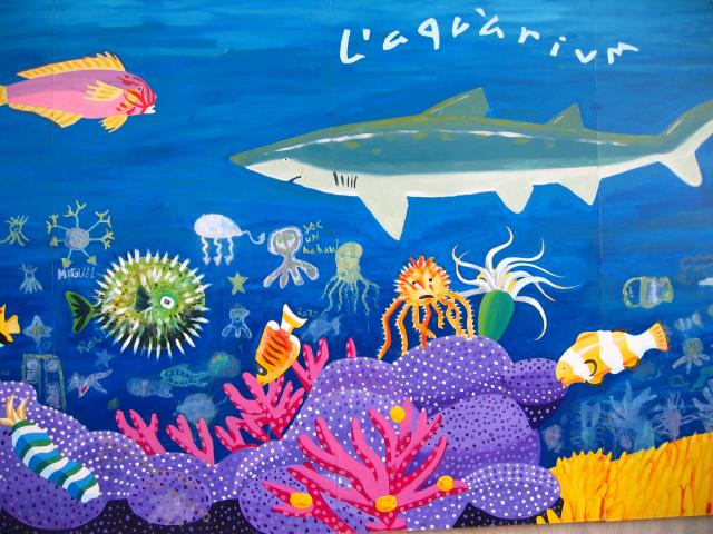 image Grafiti en la pared del Aquarium del Maremagnum, Barcelona