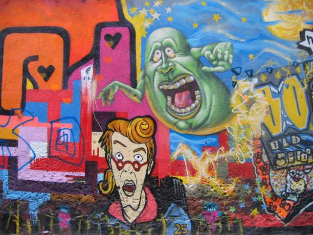 image Grafiti en el mercado de Sant Antoni, Barcelona