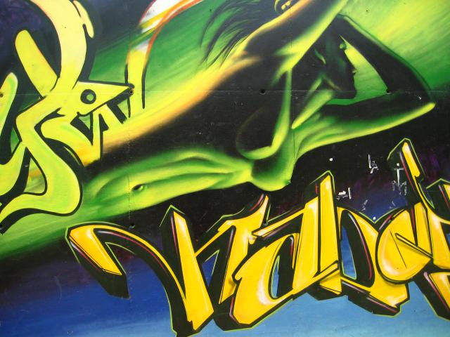 image Grafiti en el Parque de les Tres Chimeneas, Barcelona