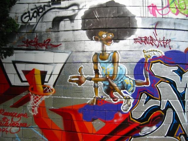 image Grafiti en el Parque de les Tres Chimeneas, Barcelona