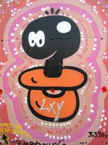 image Grafiti en el Parque de les Tres Chimeneas, Barcelona