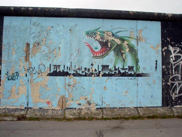 image Grafiti en el muro de Berlín