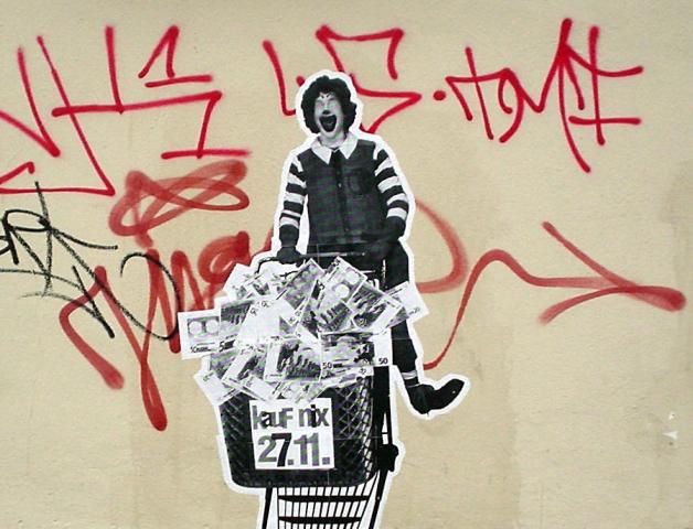 image Grafiti y sticker en una pared de Berlín