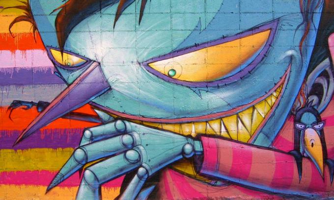 image Grafiti en el barrio de El Raval, Barcelona