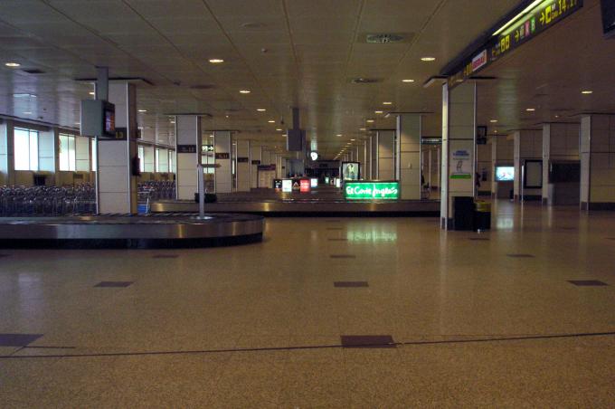 image Zona de recogida de equipaje, aeropuerto de Barajas, Madrid