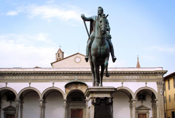 image Escultura de Fernando I en Florencia, Italia