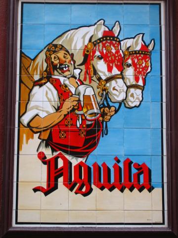 image Azulejos pintados en el barrio Prosperidad, Madrid