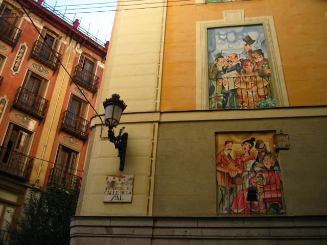 image Trampantojos de Mingote en la calle Postas, Madrid