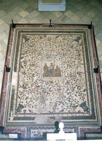image Mosaico con Baco rodeado por ángeles vendimiadores y aves del paraíso, Museo del Bardo, Túnez