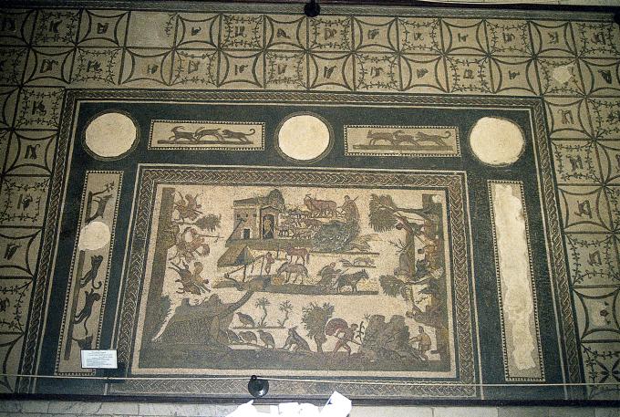 image Mosaico con escenas de agricultura, caza y ganadería, Museo del Bardo, Túnez