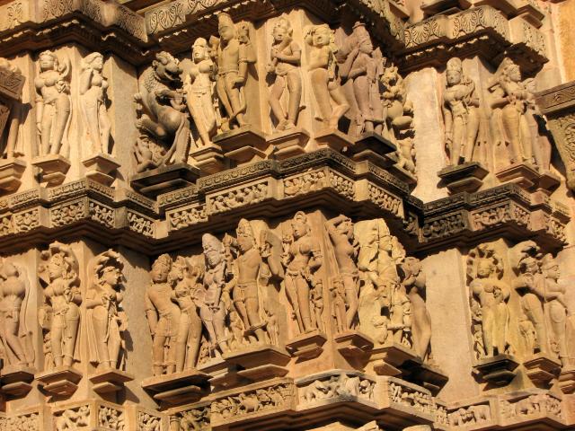 image Surasundaris y apsaras, templo de Khajuraho, India