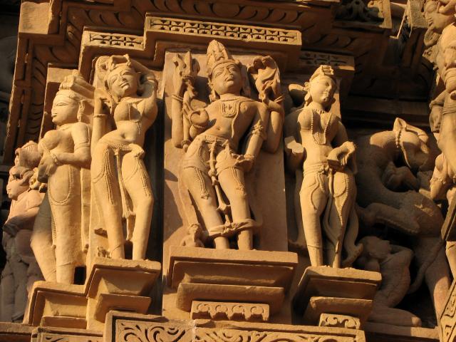image Apsaras en templo de Khajuraho, India