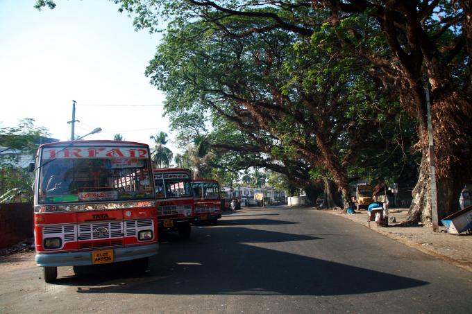 image Parada de autobuses en Cochin, Kerala, India