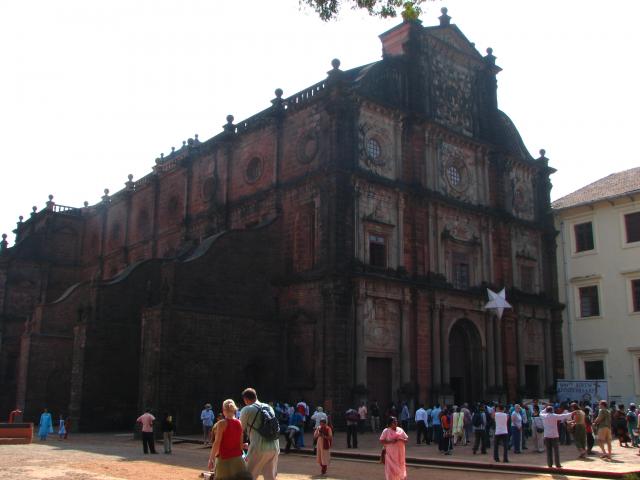 image Exterior de la Basílica de Bom Jesus, Old Goa, India