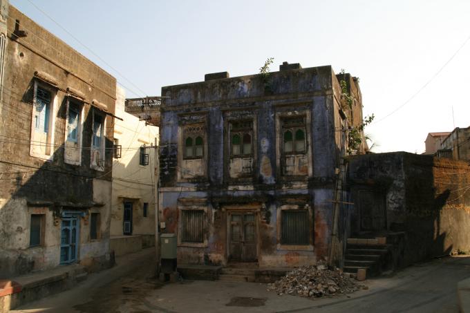 image Calle de la ciudad vieja de Diu, India