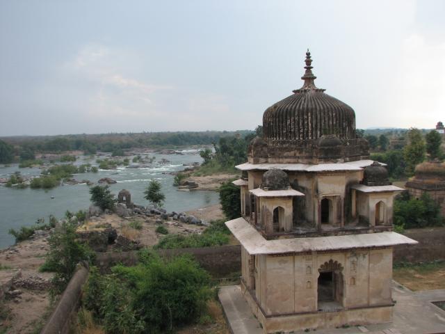 image Cenotafios en Orcha, India