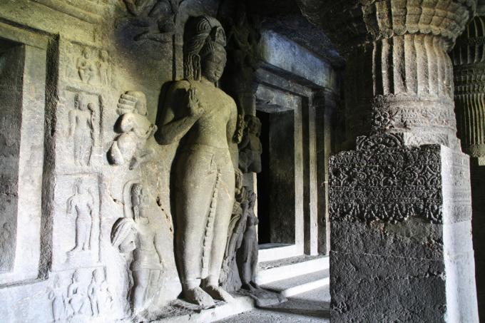 image Entrada a una de las cuevas de Ellora, India
