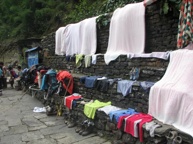 image Ropa de los caminantes, Himalaya, Nepal