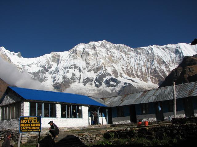 image Albergues del campo base de Annapurna, Himalaya, Nepal